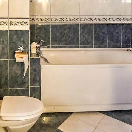 3 Bedroom Stunning In *